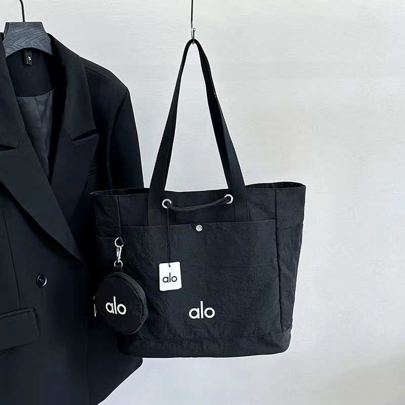 Alo 토트백 미니파우치 포함 데일리 캐주얼 숄더 가방