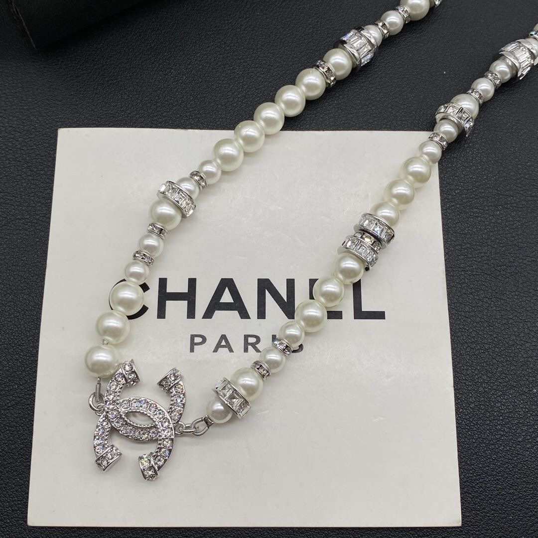 CHANEL 샤넬스타일 진주 목걸이 더블C 장식 골드 메탈 여성 데일리 액세서리 선물용