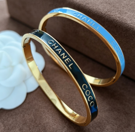 CHANEL 샤넬스타일 COCO 에나멜 티타늄스틸 팔찌 골드 컬러 여성 데일리 액세서리 선물용