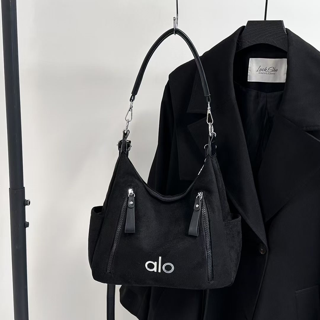 alo 알로 스웨이드 소재 데일리 숄더백