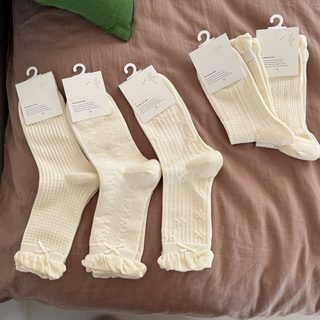 WIIYI 여성 중목 양말 프릴 커프스 크림 아이보리 자카드 골지 사계절 양말