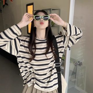 여성 스트라이프 라운드넥 롱슬리브 티셔츠 루즈핏 체형커버 트임 캐주얼 상의