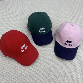 TWOI 여성 야구모자 영문 자수 배색 볼캡 여름 자외선 차단 데일리