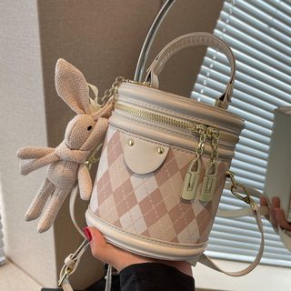 여성 퀼팅 버킷백 PU 배색 토트 숄더 크로스백 데일리 중형 가방