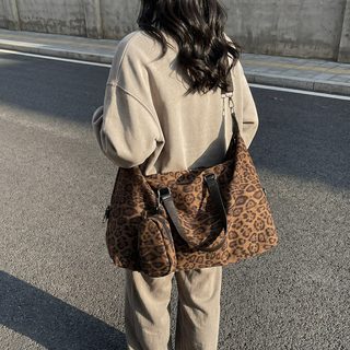 레오파드 토트백 여성 숄더백 대용량 미니멀 데일리 가방 스웨이드 느낌 크로스백