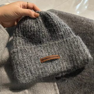 남녀공용 가을 겨울 니트 비니 방풍 보온 빅사이즈 루즈핏 귀덮개 자수 모자