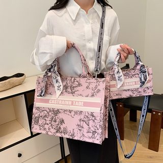 여성 대용량 PU 토트백 레터링 자수 지퍼형 데일리 출근 쇼핑백