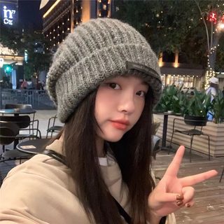 여성 겨울 니트 비니 큰 머리둘레 루즈핏 방한 레터링 패치 무챙 모자