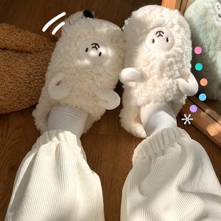 면 슬리퍼 여자 남자 커플 귀여운 만화 소녀 마음 작은 면양 끌기 겨울 실내