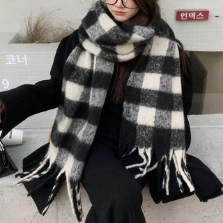 腈纶加厚保暖围巾女冬季高级感百搭氛围感流苏黑白格子围脖女旅游