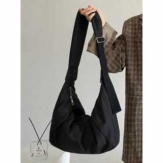 여성 크로스백 대용량 퀼팅 만두백 겨울 데일리 숄더백