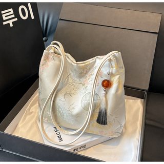 신중식 국풍 대용량 겨드랑이 가방 여자 2024 신형 복고 출근 통근 숄더 가방