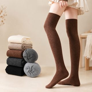 아정네 여성 양모 니하이 양말 겨울용 두꺼운 보온 오버니삭스 약한 압박