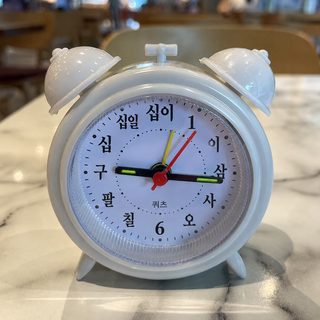 공장 직판 심플한 여행 알람 작고 귀여운 사무실 침실 거실 작은 탁상 시계