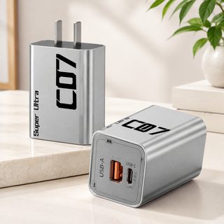 3C 인증 C7 기갑 슈퍼 고속 충전은 애플 화웨이 듀얼 포트 휴대전화 충전기 22