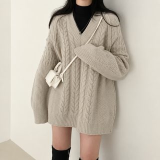 여성 브이넥 꽈배기 니트 스웨터 루즈핏 중롱 풀오버 2025 가을겨울