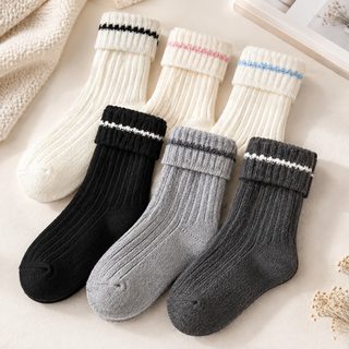 아청자 여성 겨울 수면양말 도톰한 기모 보온 중목 롱양말 배색 루즈삭스