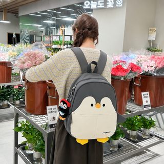 KOCDR 귀여운 펭귄 캐릭터 여성 학생용 경량 백팩 데일리 여행용 큰 책가방