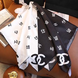 소향풍 신상 흑백 자모 쌍C 스카프 숄 겸용 큰 네모난 스카프 실크 가슴 걸