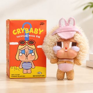 现货CRYBABY哭娃二代Vacation Mode On系列搪胶毛绒挂件礼物盲盒