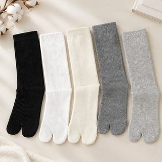 발가락 양말 여자 봄, 여름 신상 족발 양말 두 발가락 나막신 양말 뼈 없는 면양말 중통 더미 양말 크로스보더