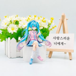 하츠네 연애 정장 피규어 컵라면 누름용 차량 대시보드 장식 애니메이션 굿