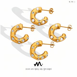유럽과 미국 크로스보더 인기 티타늄 강철 도금 모조 진주 지르코늄 상감 C형 귀걸이 빈티지 기질 개성 귀장식