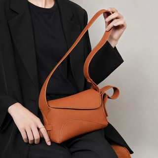 여성 천연 소가죽 대용량 겨드랑이백 2026 신상 숄더 크로스 토트백