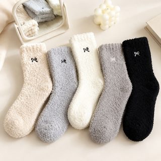 여성 캐릭터 수면양말 가을 겨울 도톰한 산호융 리본 자수 미들 삭스