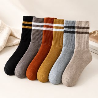 남녀공용 기모 도톰한 중목 양말 겨울 보온 스트라이프 루즈핏 수면양말