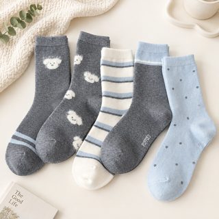 25 양모 가을 겨울 신상 양말 여자 중통 양말 온몸 파점 학원풍 ins 조휴 ins풍