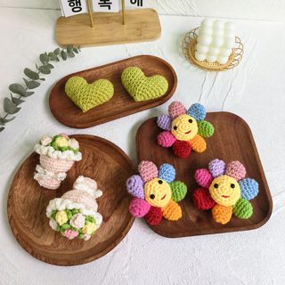공장 도매 수공 갈고리 직물 완제품 털실 태양화 충면 짜임 장미꽃 의류 액