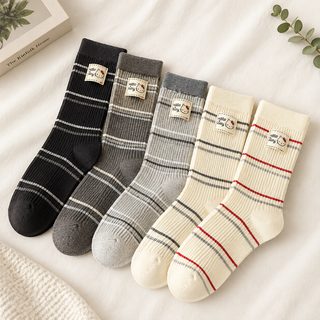 뼈 없는 kt 고양이 천 표지 줄무늬 중통 양말 ins 습기 찬 겉옷 줄무늬 학생 미압 생방송 더미 양말