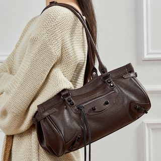ABG Lecity 여성 스터드 천연 소가죽 바게트백 숄더 겨드랑이가방 펑크 바이커