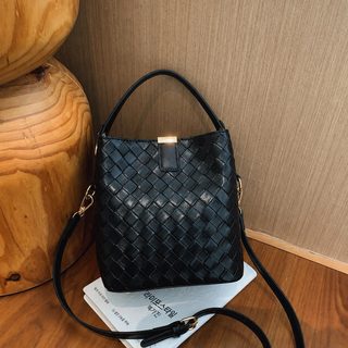 2026 신상 PU 위빙 대용량 버킷백 숄더 크로스백 데일리 토트백