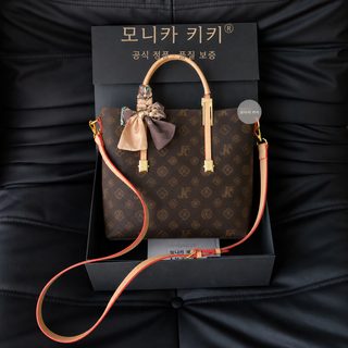 여성 대용량 모노그램 토트백 2026 봄 신상 스카프 장식 숄더 크로스백