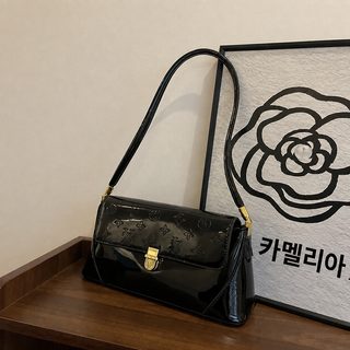 고급감 작은 가방녀 2026 봄 여름 신상 에나멜 겨드랑이 가방 백합 패션 경사