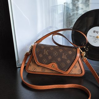 여성 배색 프린트 스퀘어 크로스백 와이드 스트랩 지퍼 플랩 숄더백