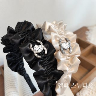 프랑스풍 심플 주름 와이드 테두리 여성 헤어밴드 블랙 화이트 소향풍 헤어