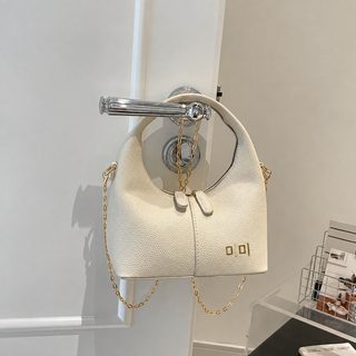 고급 miu 에나멜 빈티지 만두백 여성 미디엄 숄더백 출퇴근 크로스백 반달