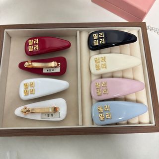 mimi 알파벳 가죽 스프링 헤어핀 여성 앞머리 사이드 집게핀 데일리 통근 헤