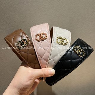 프렌치 레트로 소향풍 가죽 레터링 와이드 헤어밴드 여성 세안 머리띠
