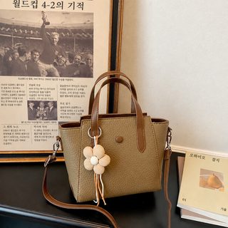 소규모 디자인 가방녀 2026 패션 신상 질감 대용량 핸드백 백패치 숄더 크로스 토트백