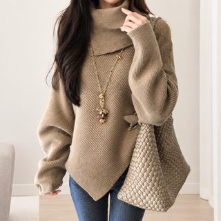 여성 루즈핏 터틀넥 니트 비대칭 밑단 가을 겨울 스웨터