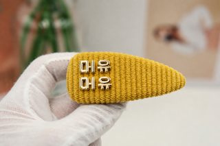 새로운 가로무늬 자모 같은 종류의 천예 경사스러운 여자 머리핀 사탕 색테두리 클립 스프링