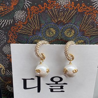 D가/디가 알파벳 cd 꿀벌 진주 수술 귀걸이 여성 빈티지 고급감 귀고리 가득
