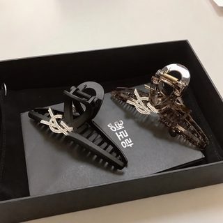 프렌치 고급 스톤 레터링 블랙 무광 여성 뒷머리 상어 집게핀 헤어클립