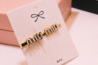 MIU 영문자 레터링 합금 일자 집게핀 앞머리 옆머리 고정 헤어핀