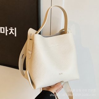 대용량 빈티지 질감 핸드백 여성 가방 2026 신상 트렌디 심플 물통 가방 넓은
