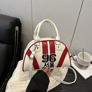 미니멀 디자인 여성 가방 고급감 줄무늬 충돌색 숄더백 여름 신상 반원 겨드랑이 가방 크로스백